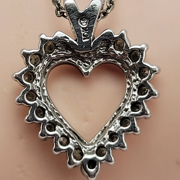 Vintage 10K White Gold 1/3 CT TW Sparkling Natural Diamond Heart Shaped Pendant - Picture 5 of 5